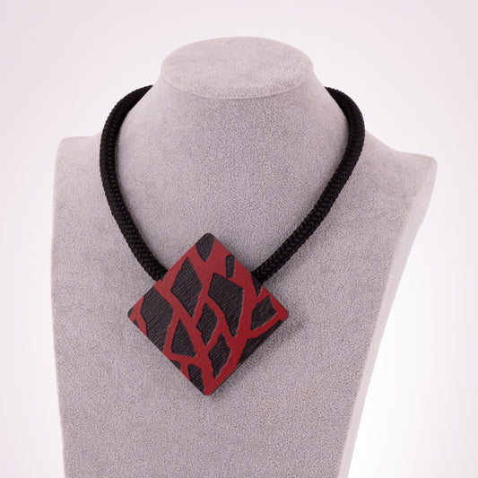 Collana Tiger Quadrato Rosso