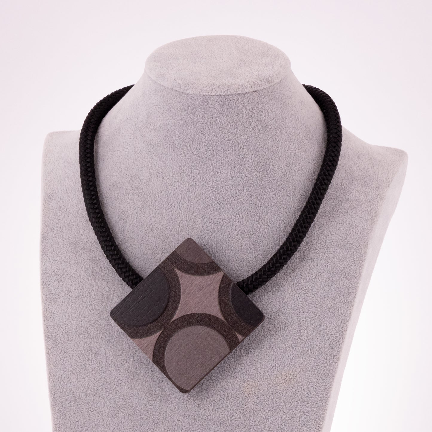 Collana Circle Quadrato Grigia